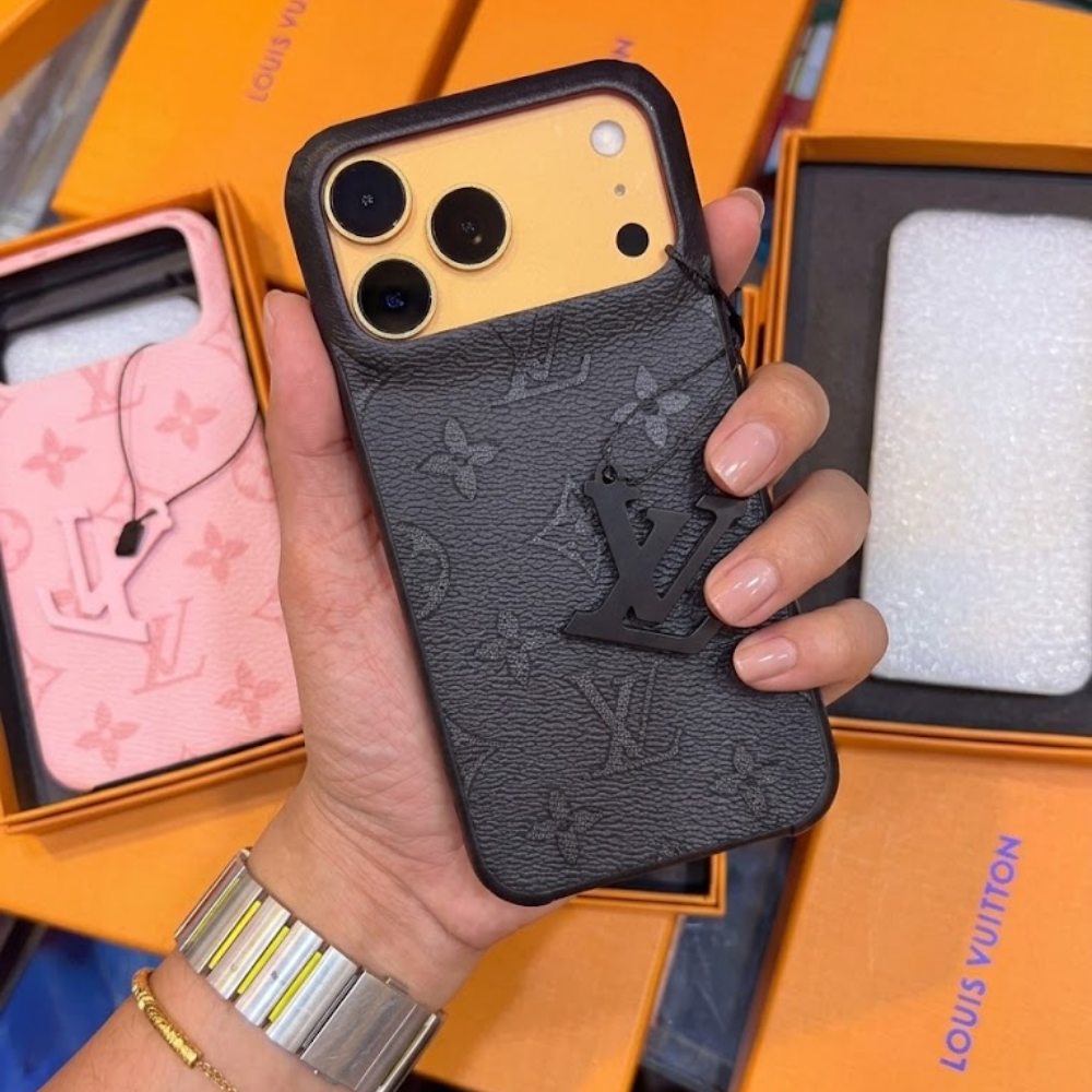 Luxury Monogram Leather-Style I Phone 17 PRO MAX Case ā Premium & Elegant